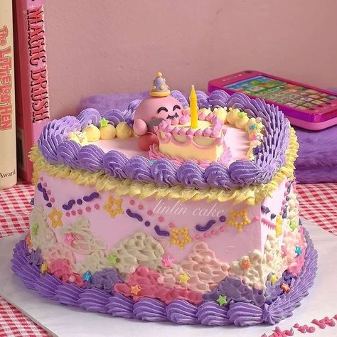 Cake Stand Ideas, Kirby Cake, Heart Cake Designs, Vintage Cake Decorating, Kawaii Cake, Vintage Heart Cake, Anime Cake, Pastel Cupcakes, Dessert Presentation