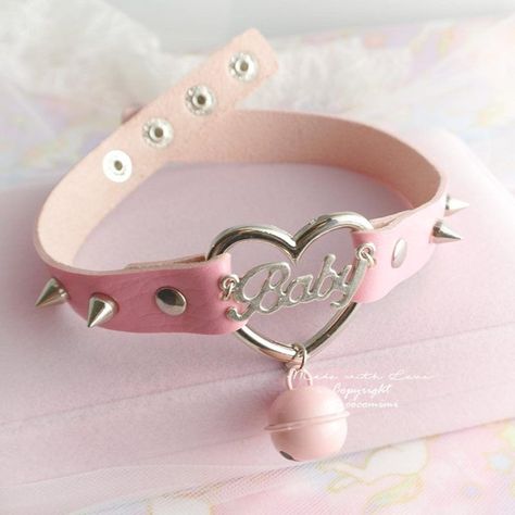 Choker Ideas, Kitten Play Collar, Tokyo Street Fashion, Leather Heart, Le Happy, Trending Necklaces, Kawaii Jewelry, Kawaii Accessories, Choker Collar