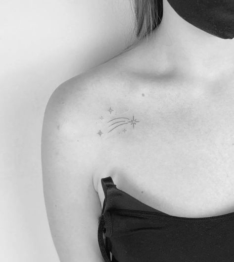 Comet Tattoo, Star Foot Tattoos, Star Tattoo Ideas, Star Tattoo On Wrist, Star Tattoo Meaning, Shooting Star Tattoo, Butterfly Tattoos On Arm, Small Star Tattoos, Wand Tattoo