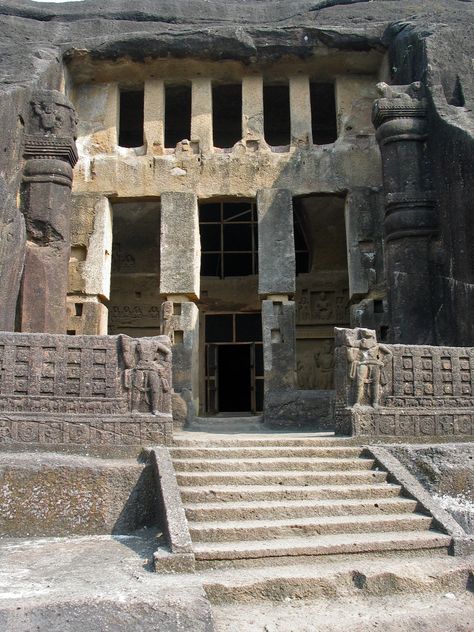 Kanheri Caves In India, Ajanta Ellora, Buddhist Architecture, Ajanta Caves, Basalt Rock, Strange Facts, Buddha Temple, Asian Architecture, Western Ghats