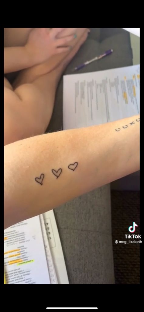 Hand Drawn Heart Tattoo Family, Drawn Hearts Tattoo, Family Heart Tattoos, Draw Hearts, Two Hearts Tattoo, Matching Tattoos For Siblings, Cute Matching Tattoos, Hearts Tattoo, Small Heart Tattoos