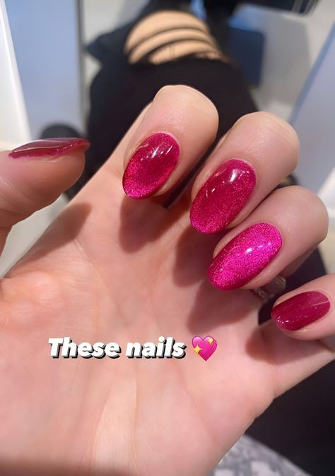 30 Irresistible Viva Magenta Manicures You Will Want To Wear All Year - 214 Pink Cateye Nail, Hot Pink Cat Eye Nails, Jelly Cat Eye Nails, Cateyes Nails, Cutesy Nails, Cateye Nails, Magenta Nails, Velvet Nails, Milky Nails