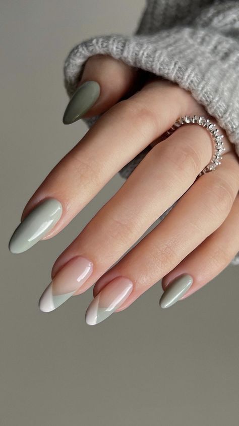 Oval Nail Trends, Oval Nail Designs, Nail Designs For Spring, Oval Nail, Oval Nails Designs, Spring Nail Ideas, Sky Blue Nails, Silver Glitter Nails, Sns Nails