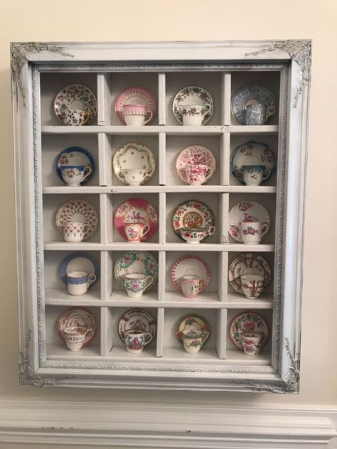 Teacup Storage Ideas, Antique Tea Cups Display, Tea Cup Wall Display, Antique Tea Cups Display Ideas, Tea Cup Storage Display Vintage Teacups, How To Display Teacups, Teacup Collection Display, Teacup Display Ideas Modern, Tea Cup Display Ideas Modern