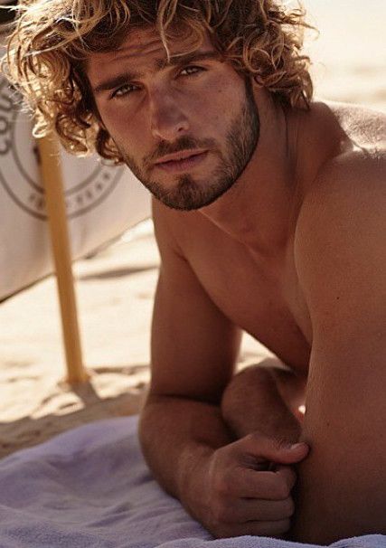 He's not your average Abercrombie model. #Abercrombie #Model #AlexLibby Alex Libby, Abercrombie Models, Bedroom Eyes, Character Inspiration Male, Australian Models, New Face, Gay Pride, Reality Tv, Male Models