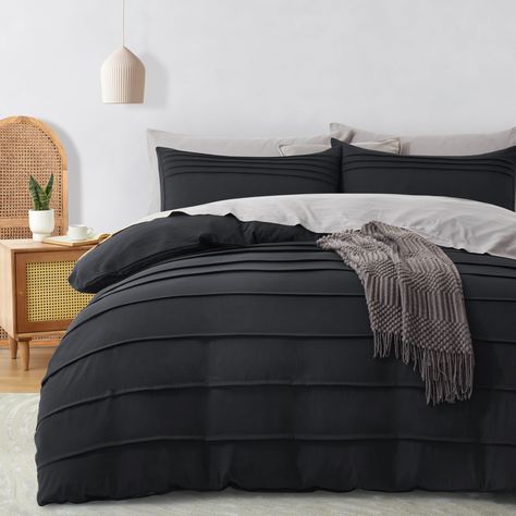 PRICES MAY VARY. Perfect Decoration: The black duvet cover features a pleated design that is decorative and textured with a solid color pattern. The appearance is slightly wrinkled and feels very textured. Our pleated duvet cover can be coordinated with your bedroom, living room, vacation home or anywhere else. Comfort and Breathable: Our black bedding is made of 100% high-quality microfiber, which gives you a comfortable and warm sleep experience. Premium material helps circulate air and keep w Purple Duvet, Textured Duvet Cover, Textured Duvet, Purple Duvet Cover, Black Duvet, Boho Duvet, Queen Size Duvet Covers, Textured Bedding, Black Duvet Cover