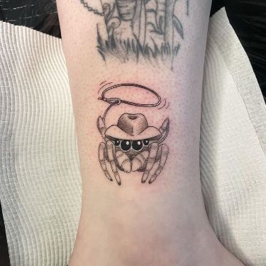 Bee With Skull Tattoo, Peacock Spider Tattoo, $60 Tattoo Ideas, Spider Tatoos Ideas, Girly Spider Tattoo, Cute Jumping Spider Tattoo, Tarantula Tattoo For Women, Weird Animal Tattoos, Creepy Small Tattoos