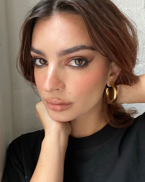 Emrata Instagram, Barbara Sturm, Camila Morrone, Robin Thicke, Fall Makeup Looks, Nose Job, Eyeliner Looks, Beauty Standards, Emily Ratajkowski