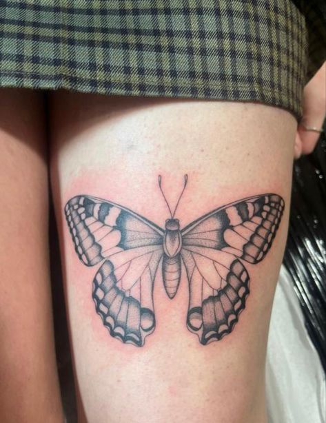 Butterfly tattoo on leg Butterfly Tattoo Above The Knee, Butterfly Tattoo Over Knee, Butterfly Tattoo Knee, Knee Butterfly Tattoo, Butterfly Above Knee Tattoo, Butterfly Knee Tattoo, Above The Knee Tattoos Women, Dainty Butterfly Tattoo, Butterfly Leg Tattoos