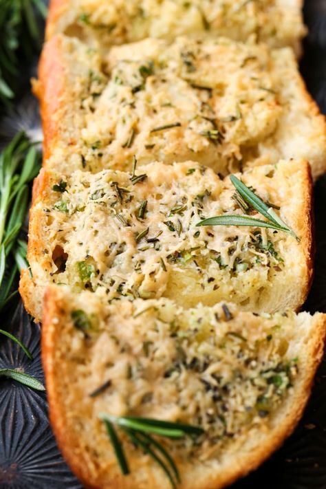 Rosemary Asiago Garlic Bread can go with almost any dinner! #garlicbread #sidedishes #garlicbreadrecipes Asiago Cheese Bread, Asiago Bread, Cheesy Garlic Bread Recipe, Slow Cooked Pulled Pork, Bread Toppings, Make Garlic Bread, Salmon Salad Recipes, Garlic Parmesan Chicken Wings, Homemade Garlic Bread