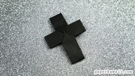 Easy Origami Cross Tutorial via @paper_kawaii Origami Cross, Paper Kawaii, Halloween Origami, Magazine Crafts, Easy Origami, Easter Cross, Square Paper, Origami Easy, Best Friend Birthday