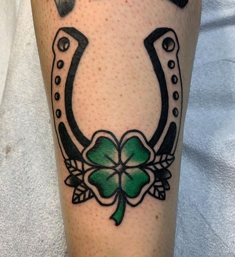 Fresh horseshoe and four leaf clover tattoo by Brendan Poblocki.

#12ozpiercing #team12oz #safepiercing #pierce #pierced #piercing #piercings #piercer #bodypiercing #bodypiercings #bodypiercer #bodyjewerly #piercingjewelry #traditionaltattoos #tattooflash #fourleafclovertattoo #horseshoetattoo #goodluck American Traditional 4 Leaf Clover Tattoo, American Traditional Four Leaf Clover, Horseshoe And Clover Tattoo, Old School Clover Tattoo, American Traditional Shamrock Tattoo, Irish Traditional Tattoo, Four Leaf Clover Tattoo Traditional, Clover Tattoo Traditional, Traditional Clover Tattoo