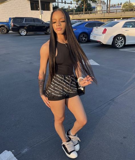 Short Rick Owens Shoes Outfit, Low Top Rick Owens Outfits Black Women, Fits With Rick Owens Shoes, Baddie Outfits With Rick Owens, Shorts With Rick Owens, Instagram Model Outfits, Fly Girls, Clueless Outfits, Cute Birthday Outfits