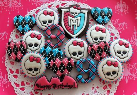 Monster High Birthday Cookies Monster High Cookies, Monster High Cake, Monster High Birthday Party, Spongebob Cake, Mint Lemonade, Monster High Party, 9th Birthday Parties, Childrens Birthday Cakes, Cookie Inspiration