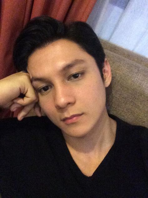 Joseph Marco Joseph Marco, Gma Network, Star Magic, Phone Wallpaper For Men, Young Actors, Head & Shoulders, Drama Series, Bts Pictures, Iphone Background