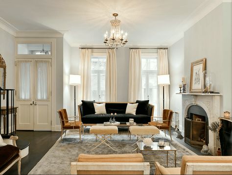 entry-nate-berkus-evan-joseph-photog-no-foyer-entry - chic living room with pale gray walls in a NYC brownstone City Living Room, New York Townhouse, Blue Painted Walls, Blue Grey Walls, Bedroom Minimalist, Townhouse Designs, Design Salon, Nate Berkus, Blue Living Room