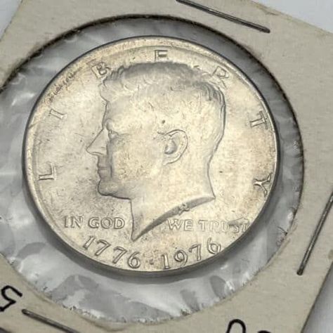 Silver Dollars Worth Money, 2 Dollar Bill Value, Quarters Worth Money, How To Clean Coins, Dollar Coin Value, Silver Dollar Value, Rare Coin Values, Old Coins Value, Valuable Pennies