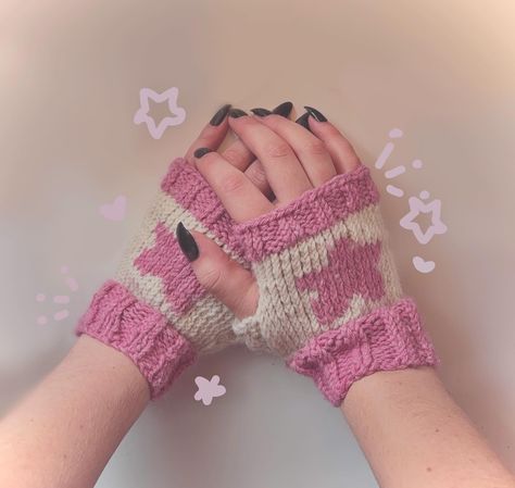 handmade fingerless gloves available on my etsy + depop !! ♡ recycled wool ♡small ♡ 21.99 usd ⋆˚☆˖° ₊˚⊹♡ ⁺˚⋆｡°✩₊ #cute #star #knit #handmade #smallbusiness White Fingerless Gloves, Crochet Hobby, Sew Ideas, Crafts To Do When Your Bored, Knit Fingerless Gloves, Crochet Outfit, Forest Aesthetic, Cute Star, Crochet Stars