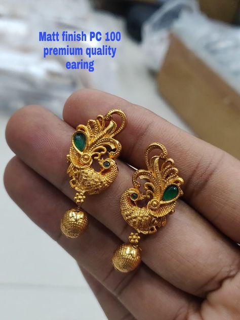 Daily Use Earings Design Gold, Pearl Earrings Designs, Couple Ring Design, Saraswati Devi, Pattu Pavadai, Gold Tops, Simple Gold Earrings, Gold Earrings Models, Ganesh Photo