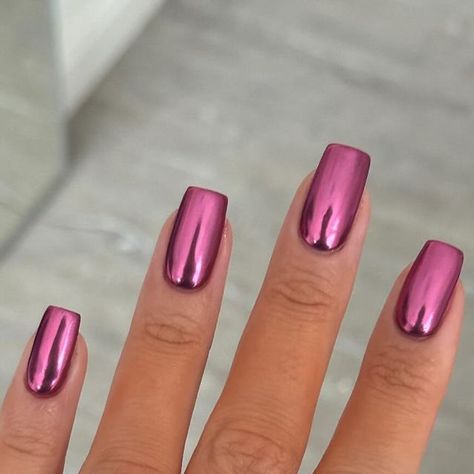 Charlotte Herberts on Instagram: "Valentines Chrome 💗  @homeofnailart  @glossifyofficial  @lucypastorellitools_  @thepromiseringco   #valentinenails #chromenails #pinknails #pinkchromenails #glazeddonutnails" Magenta Chrome Nails, Nail Art Chrome, Rose Pink Nails, Nails Metallic, Pink Chrome Nails, Rose Nail Art, Light Pink Nails, Chrome Powder, Metallic Nails