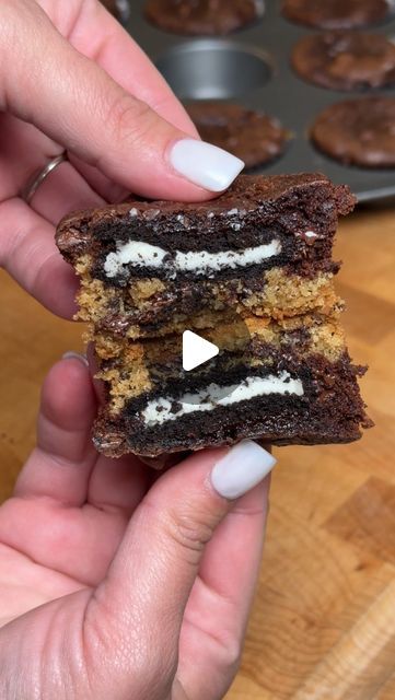 Oreo And Cookie Dough Dessert, Brownie Cookie Cupcakes, Brownie Oreo Cookie Dough, Oreo Brownie Cupcakes, Cookie Dough Oreo Brownies, Oreo Cookie Dessert, Oreo Ideas, Oreo 4, Oreo Muffins