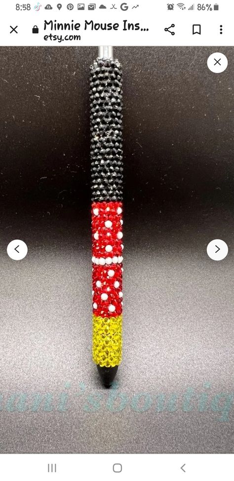 Rhinestone Pens Diy, Rhinestone Pen Patterns Free, Rhinestone Pen Patterns, Bling Pens, Rhinestone Pens, Diy Rhinestone Crafts, Pen Designs, Epoxy Pens, Resin Pens