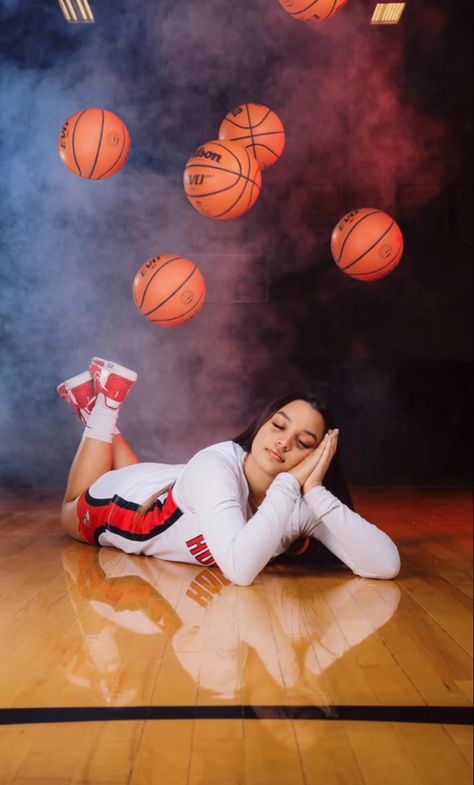 Creative Basketball Pictures, Basketball Pictures Poses Individual, Basketball Cheer Pictures, Basketball Photoshoot Ideas, Sports Media Day, Cool Basketball Pictures, Basketball Photoshoot, Softball Pictures Poses, Basketball Poses