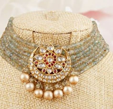 Rajputi Jewellery, Choker Necklace Designs, Pearl Jewelry Design, Gold Necklace Indian Bridal Jewelry, Pearl Necklace Designs, Antique Bridal Jewelry, Beaded Necklace Designs, Gold Jewelry Stores, Antique Jewelry Indian