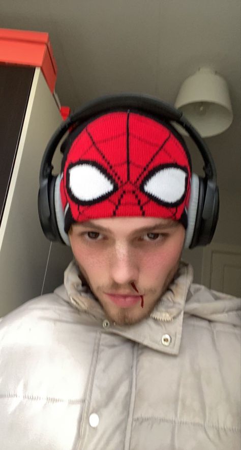 its time to save the city once and again with this cute spidey beanie. bought it and instantly grew attatched to it. #spiderman Bonnet Spiderman, Fitted Caps Men Outfit, Spider Man Beanie, Spiderman Beanie, Men With Cap, Beanie Ideas, Spiderman Hat, Spiderman Pictures, Men's Beanies