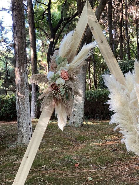 Floral Rose Flower arrangement/Pampas Grass wedding arch/Artificial flower arch/Wedding Arrangement The size of large arrangement is about 30" length and about 15" width, smaller ones are overall 20" by 11". Please note: To save shipping costs for customers, the palm leaves and 3 stems pampas grass will be packaged separately, and DIY can be inserted into the arch when you receive the package! Arrangement is handmade. Not every one is exactly the same, it is slightly different, please understand Pampas Grass Wedding Arch, Artificial Flower Arch, Flower Arch Wedding, Large Arrangement, Arch Arrangement, Round Wedding Tables, Pampas Grass Wedding, Rose Flower Arrangements, Flower Arch