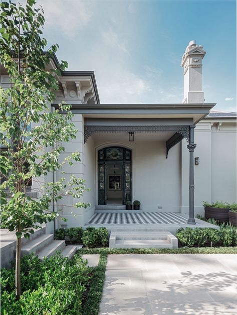 Brighton Homestead by Robson Rak Architects & Interior Designers | Project Feature | Brighton, VIC, Australia | 02.14.2020 Modern Extension, Melbourne House, Vogue Living, Local Design, Patio Area, Australian Design, Exterior Colors, Curb Appeal, House Tours