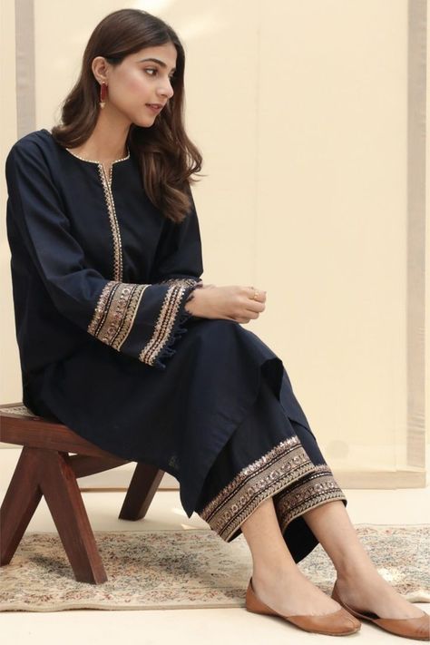 Velvet Dress Designs, Simple Kurta Designs, Womens Trendy Dresses, Pakistani Fashion Casual, Pakistani Dresses Casual, Pakistani Fashion Party Wear, Pakistani Fancy Dresses, Fashion Sketches Dresses, Salwar Kamiz