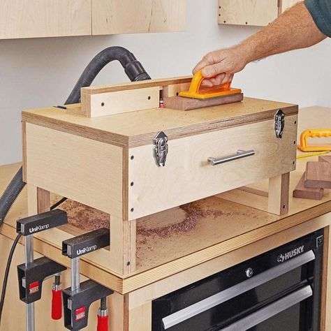 Briefcase Router Table Woodworking Plan Bench Top Router Table Diy, Woodwork Tips, Benchtop Router Table, Router Jigs, Router Table Plans, Router Tool, Workbench Plans Diy, Table Woodworking, Router Tables