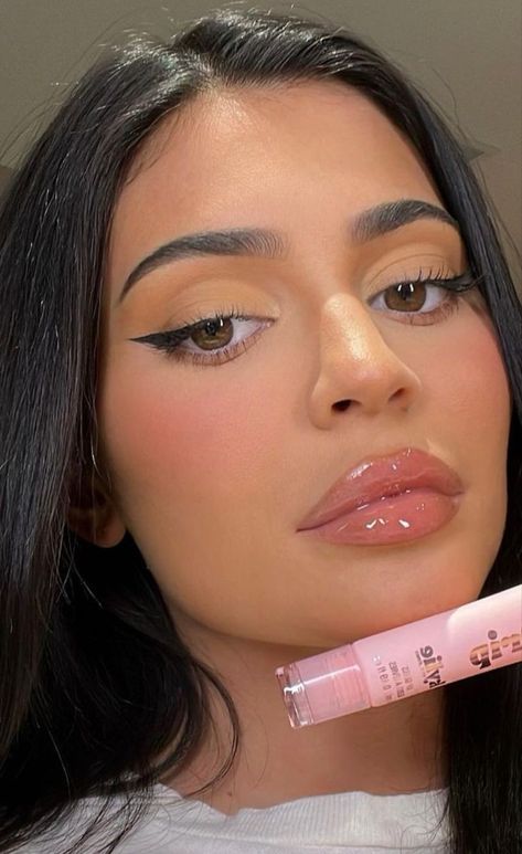 Kylie Jenner Makeup Look, Maquillage Kylie Jenner, Kylie Jenner Photoshoot, Kylie Jenner Lips, Estilo Kylie Jenner, Kylie Jenner Instagram, Kylie Jenner Look, Kylie Lips, Kylie Jenner Makeup