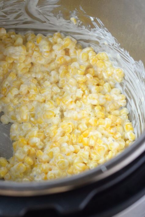 Instant Pot Creamed Corn, Instant Pot Veggies, Instant Pot Corn, Fresh Corn Recipes, Cream Cheese Corn, Smoked Pork Loin, Slow Cooker Turkey Breast, Cream Corn, Cheesy Corn