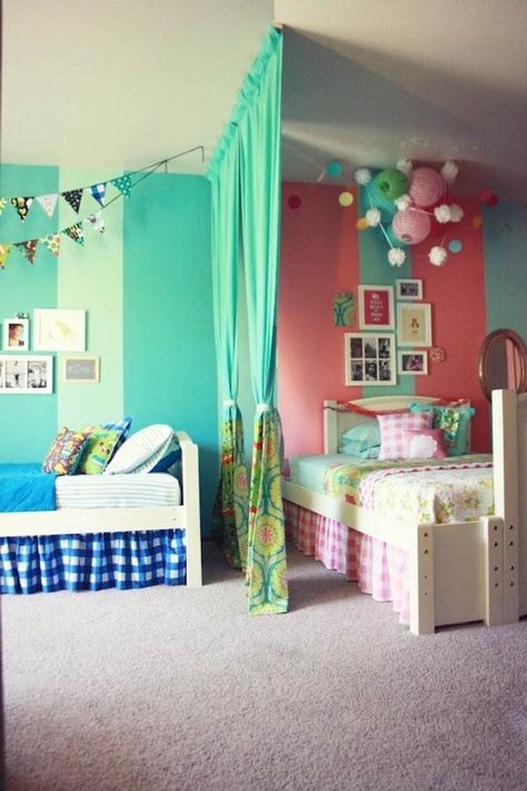 Easy and Inexpensive Painting Ideas for Kids Bedrooms Boy And Girl Shared Room, Kids Room Divider, Boy And Girl Shared Bedroom, Zimmer Diy, Shared Girls Bedroom, Ikea Kids, Shared Bedroom, Diy Casa, Shared Room