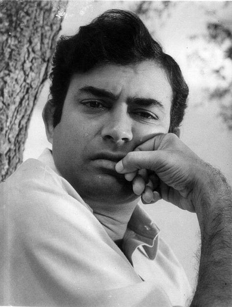 He died young but now lives forever. This could be the epitaph for Sanjeev Kumar who made versatility his nickname in a film career spanning two decades. Though it is said that they die young whom Gods love more, yet it’s sad that Sanjeev, who enacted dozens of unforgettable aged characters, did not live to see even fifty summers when there was still an immense reservoir of brilliance to be tapped. Very few could transcend limits of his histrionics. Sanjeev Kumar, Film Career, National Film Awards, Indian Cinema, Indian Film, Vintage Bollywood, Die Young, Love More, Film Awards