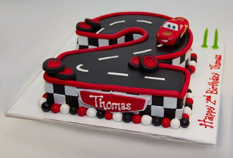 Fulger Disney Cars Cake, Pixar Cars Birthday, Cars Birthday Party Decorations, Cars Birthday Cake, Disney Cars Birthday, Cars Birthday Party Disney, Car Birthday Theme, 3rd Birthday Cakes, Cars Theme Birthday Party