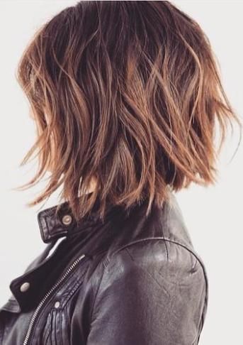 Messy Bob Haircut, Trendy Bob Hairstyles, Messy Bob Hairstyles, Messy Bob, Choppy Bob Hairstyles, Penteado Cabelo Curto, Trending Haircuts, Haircuts For Fine Hair, Short Hairstyle