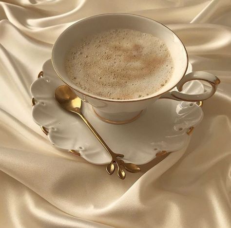 Cream Aesthetic, Gold Aesthetic, Classy Aesthetic, Princess Aesthetic, Beige Aesthetic, Academia Aesthetic, Light Academia, A Cup Of Coffee, Brown Aesthetic