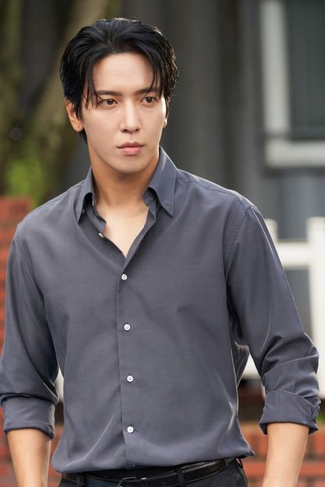 Cnblue Yonghwa, Ft Island, Jung Yong Hwa, Cnblue, Celebrities Male, Korean Actors, Korean Drama, Kdrama, Casual Button Down Shirt