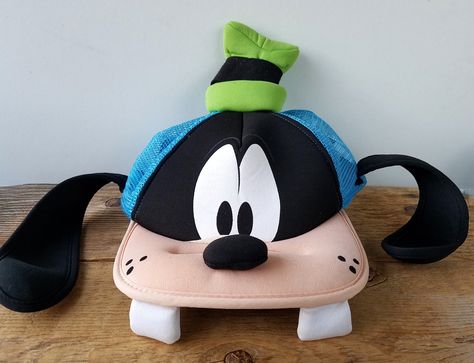 Goofy Hat, Disneyland Hats, Disney Hat, Goofy Disney, Walt Disney Characters, Disney Hats, Floppy Ears, Disney Character, Vintage Disney