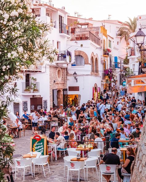 Ibiza Town Guide  El Olivo Mio  Why we love it: Nestled in the heart of Dalt Vila, Ibiza’s old town.   What to try: Don't miss the Turbot Meunière Style  How much: €€€ Ibiza Vibes, Ibiza Town, Old Town, In The Heart, Ibiza, Barcelona, Love It