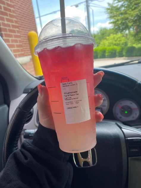 Starbucks Strawberry Acai Refresher, Starbucks Flavors, Raspberry Iced Tea, Strawberry Acai Refresher, Starbucks Secret Menu Recipes, Starbucks Strawberry, Iced Starbucks Drinks, Passion Tea, Healthy Starbucks Drinks