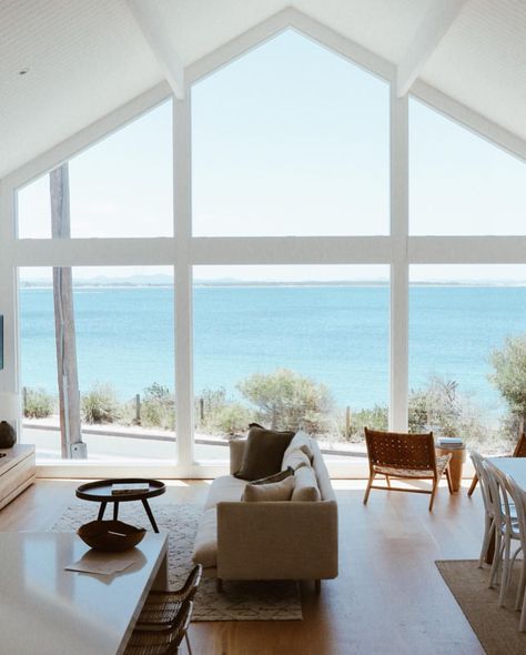 Shoal Bay, Weatherboard House, Luxury Beach House, Beach House Exterior, Beach House Style, Modern Beach House, Timber Flooring, Coastal Homes, Coastal Living