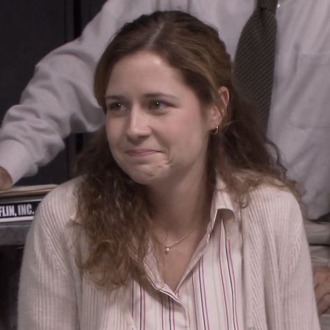 Pam Beasley Hair, Pam Beasley Aesthetic, Pam The Office Icons, Pam Beesly Aesthetic, Pam Beesly Icon, Pam Core, Pam Halpert, Pam Beasley, Pam The Office