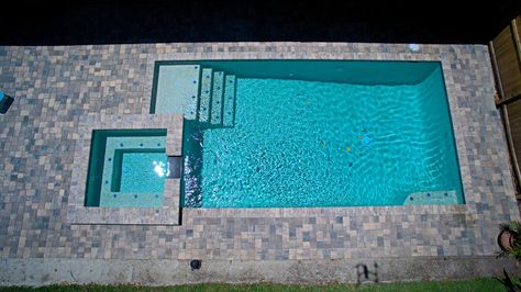 Modern Pool And Spa, Pool With Spa, Pool Patio Designs, Sun Shelf, Smyrna Beach Florida, Moderne Pools, St Augustine Beach, New Smyrna Beach Florida, Swimming Pool Construction