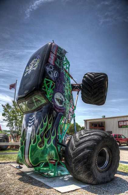 Big Monster Trucks, Grave Digger, Mud Trucks, Truck Yeah, Sport Automobile, Monster Jam, 4x4 Trucks, Lifted Trucks, Monster Truck