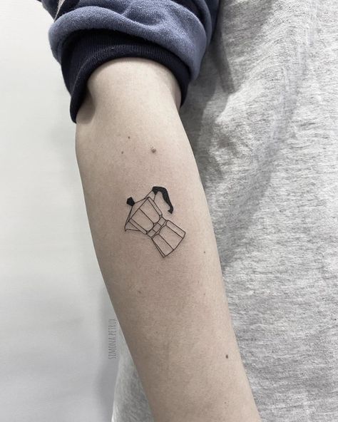 Espresso Maker Tattoo, Moka Pot Tattoo Minimalist, Cuban Coffee Tattoo, Coffee Machine Tattoo, Coffee Small Tattoo, Minimal Coffee Tattoo, Espresso Tattoo Ideas, Cafecito Tattoo, Mocha Pot Tattoo