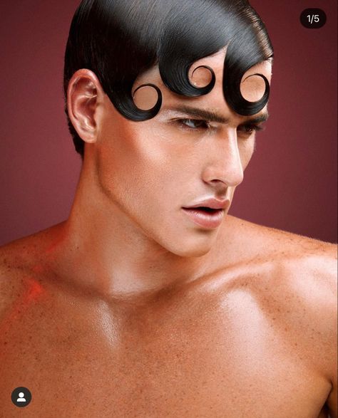 Kiss Curls, Beauty Makeup Photography, Editorial Hair, Queen Makeup, Mens Editorial, Male Makeup, Fashion Mask, Models Makeup, Aesthetic People